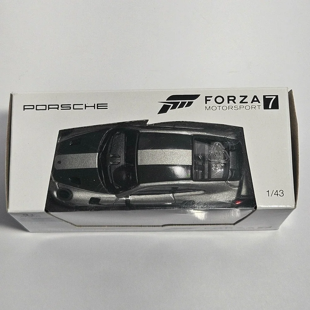 Forza Motorsport 7 Porsche 911 GT2 RS 1/43 Scale Die-Cast Silver WAP0209010J